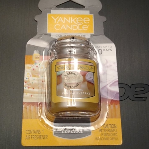 Yankee Candle Other - NWT Yankee Candle Vanilla Cupcake Air Freshener